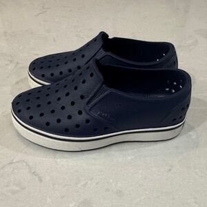 Native Shoes Navy Kids Slip-On Loafers Size 9C